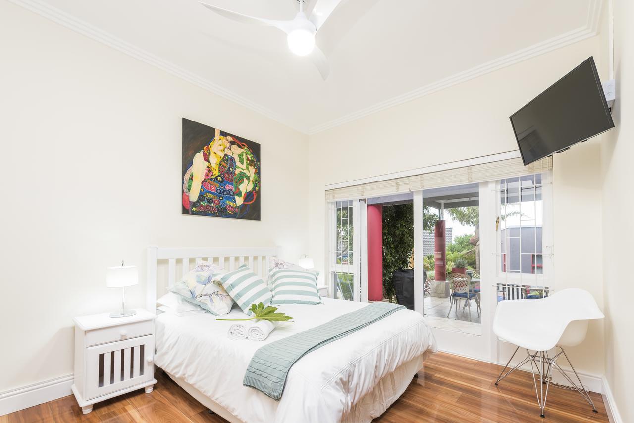 Whispering Palms Apartment Порт Елизабет Екстериор снимка
