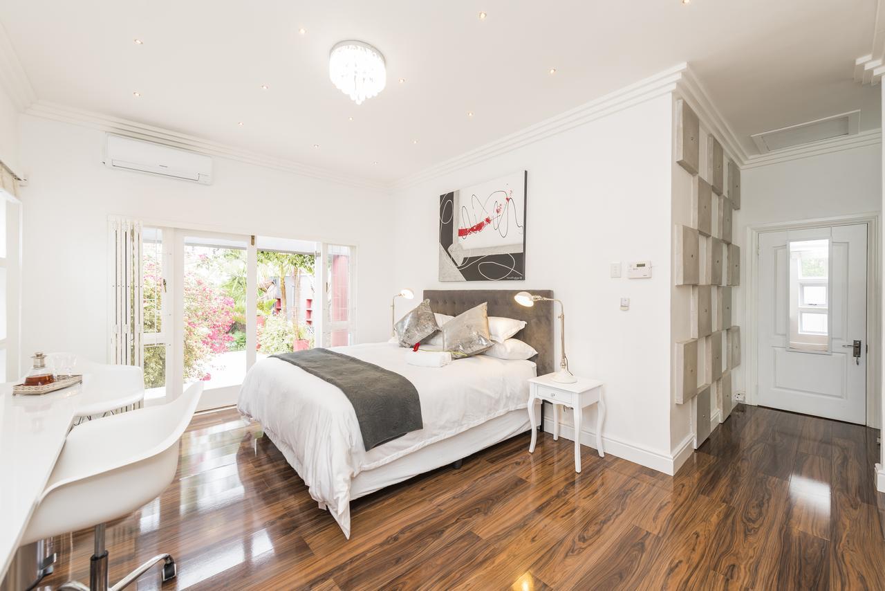 Whispering Palms Apartment Порт Елизабет Екстериор снимка